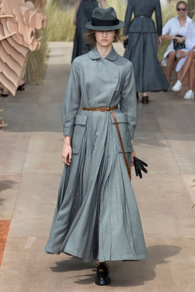 Look 8